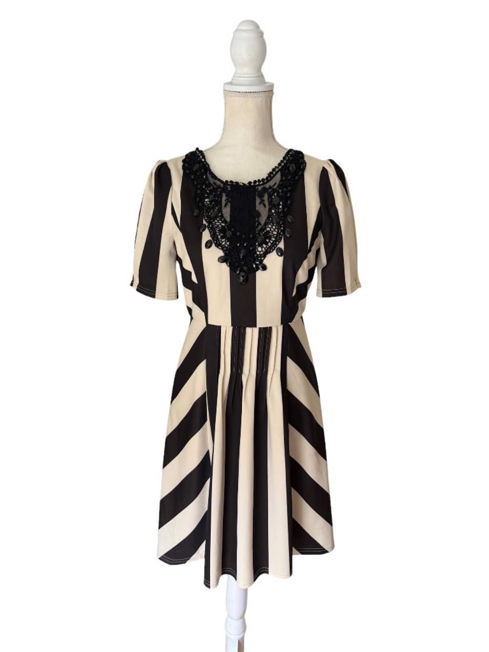Ryu Black Cream Striped Lace Beaded Fit & Flare Mini Dress M